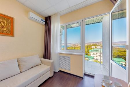 Люкс с балконом